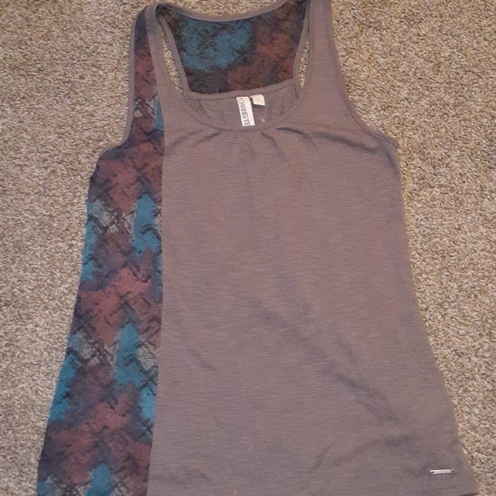 Hang Ten Tank